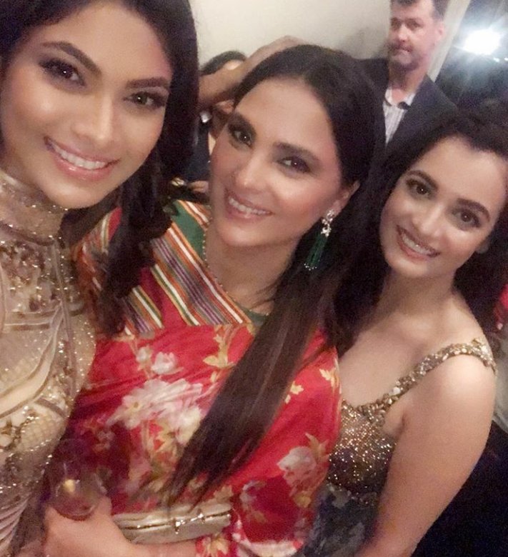 Love_RohanLopa's tweet photo. Beauties🎀 https://t.co/clkGfN97Pl