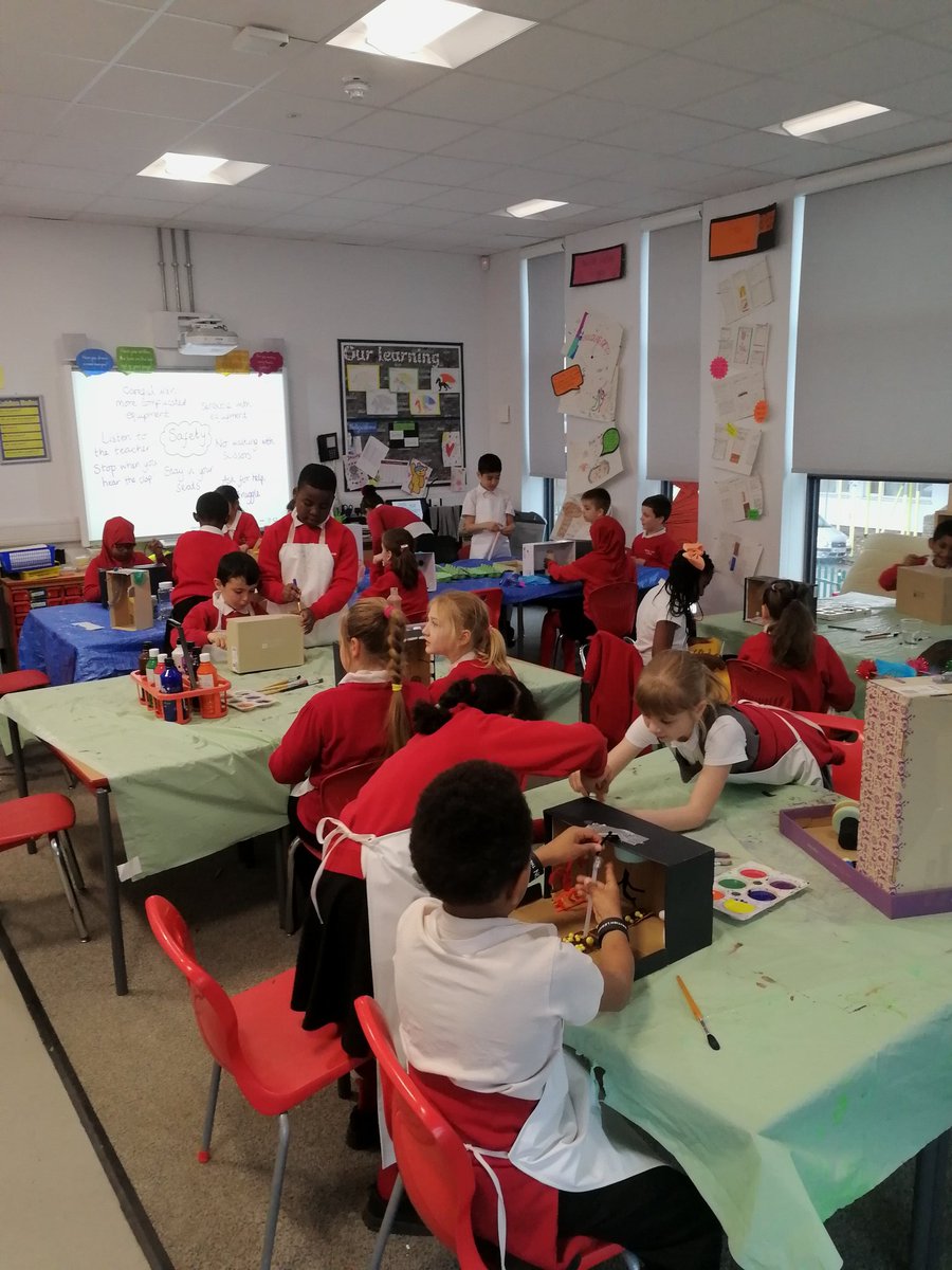 SpringLanePri's tweet photo. Year Four have continued making their 3D chocolate factory rooms. We discussed all of the skills we were learning, there were lots!! #creativelearning #chocolatetopic https://t.co/mkl7wedxkQ