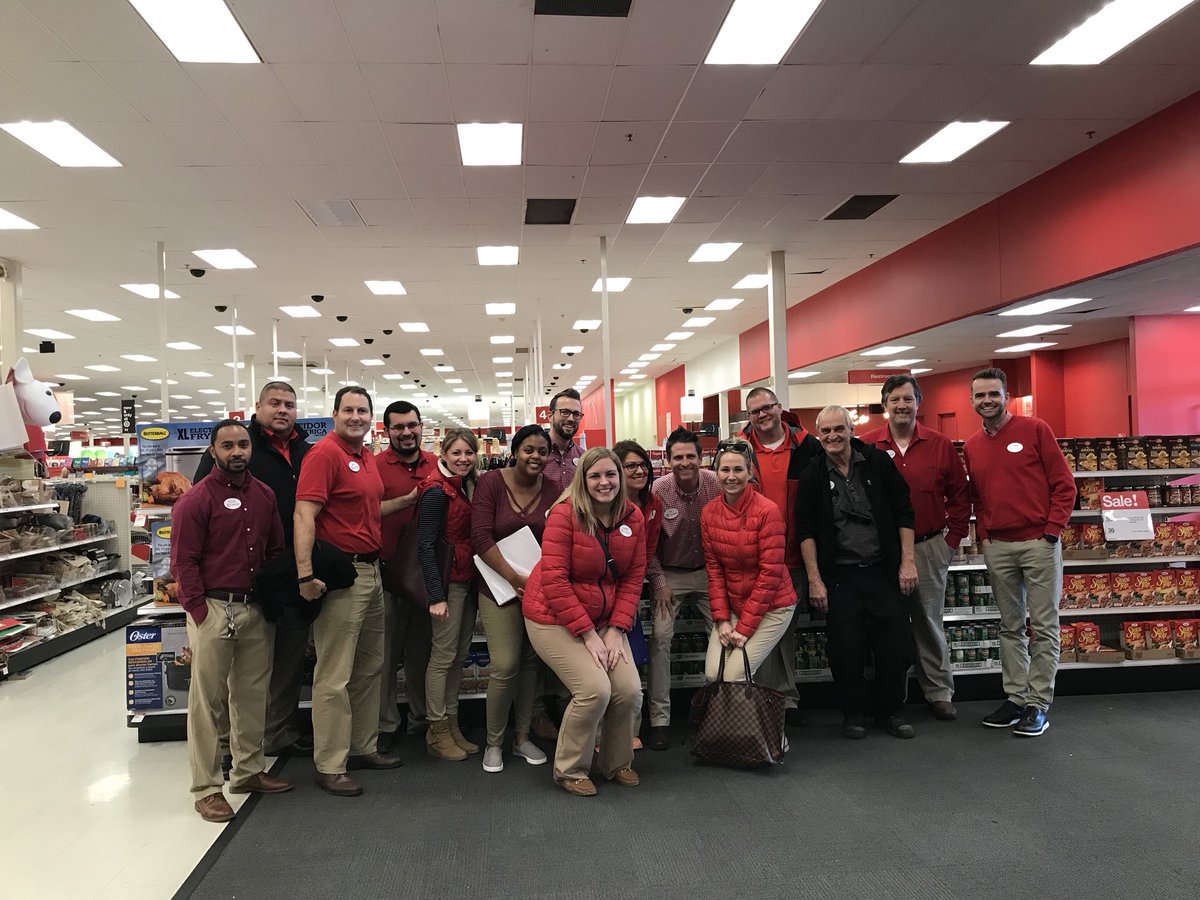 T1176 Arlington Heights shouting Thanksgiving and ready for Black Friday sales!
