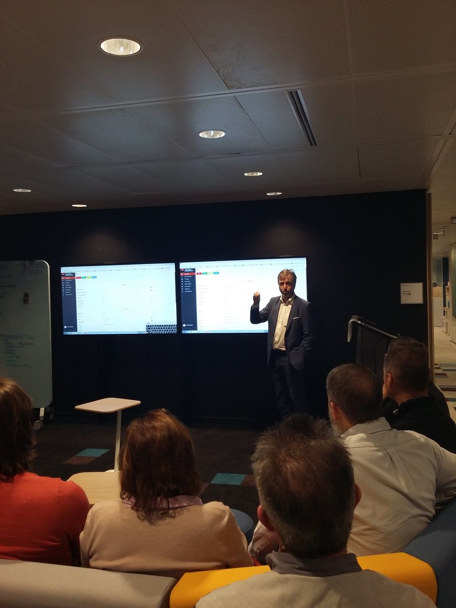 FTdP_tw's tweet image. #db2zos poursuite de la visite du Guide DB2 au Hub #BigData et #AI, avec une démo &quot;vision 360 clients&quot;  pilotée du bout du doigt sur le smart Board ou à travers d&apos;#API, en analyse dynamique ou en mode reactif événementiel.
Bcp de questions du Club utilisateurs Db2
@SG_InsideIT