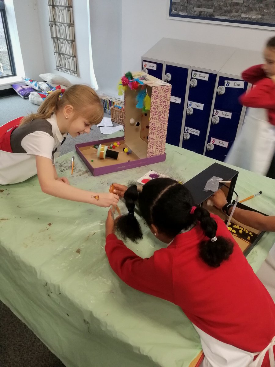SpringLanePri's tweet photo. Year Four have continued making their 3D chocolate factory rooms. We discussed all of the skills we were learning, there were lots!! #creativelearning #chocolatetopic https://t.co/mkl7wedxkQ