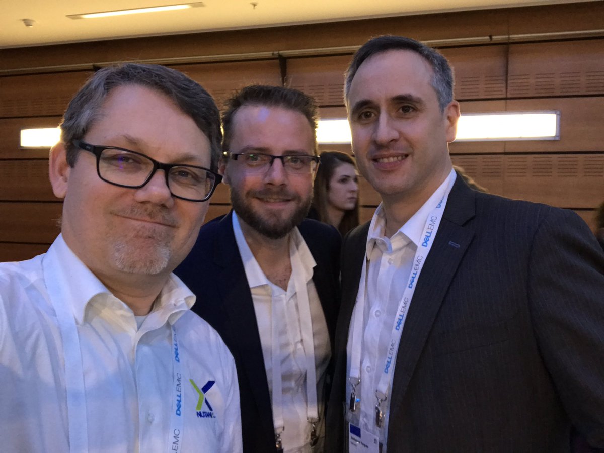 NutanixFrance's tweet photo. Merci aux nombreux partenaires, clients et sympathisants qui sont passés prendre un café et échanger sur le stand #Nutanix au #DellEMCforum
#yourEnterpriseCloud
#OneOSoneClickAnyCloud
#XC-series https://t.co/LObJ201uS4