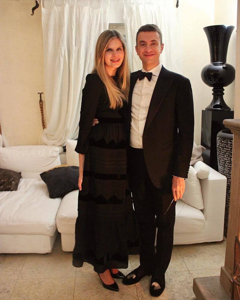 VTChild's tweet photo. Work hard, party harder 🇮🇹 Few weeks more and we are ready for some 🍾, 🍕, 🍝 and ❄️ 🎿 in Europe! #verytroubledchild #blacktie #stezza https://t.co/1axmH7gdwp https://t.co/Ry1MLmAwAi
