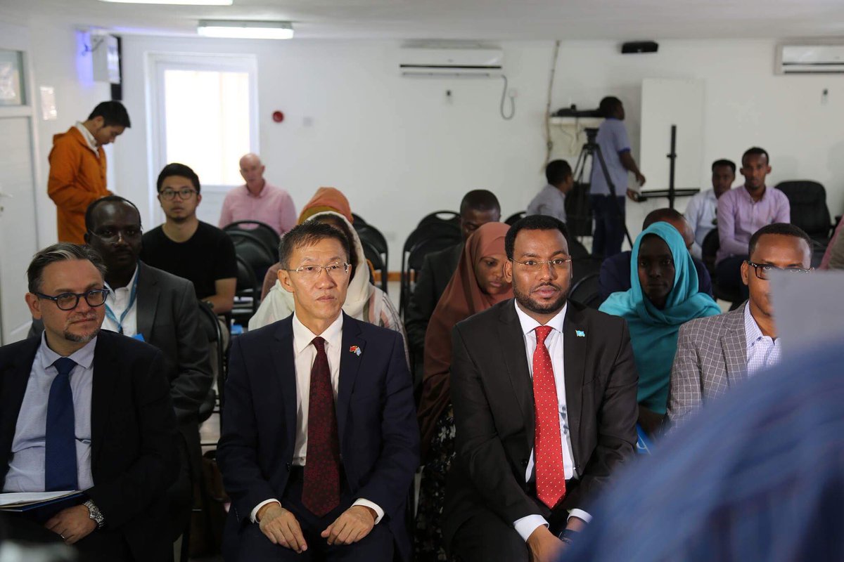 Caynsanee's tweet photo. We are verry greatfull to the Chinese Government for the donating to Somalia $2M for malnutrition women and children through @unicefsomalia @MoHADM_Somalia https://t.co/7hL1ewZ7dv