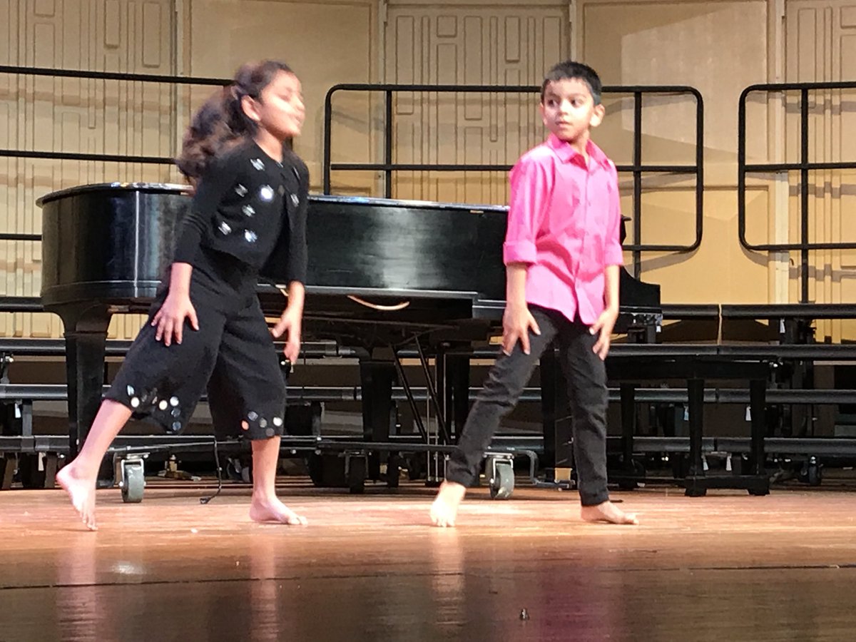 culpsclass's tweet photo. So lucky to have our lower school students perform Bollywood dances to start off India Day!  #pemhilltoday #india #Bollywood #culturalexchange https://t.co/EKPOJDhE3F