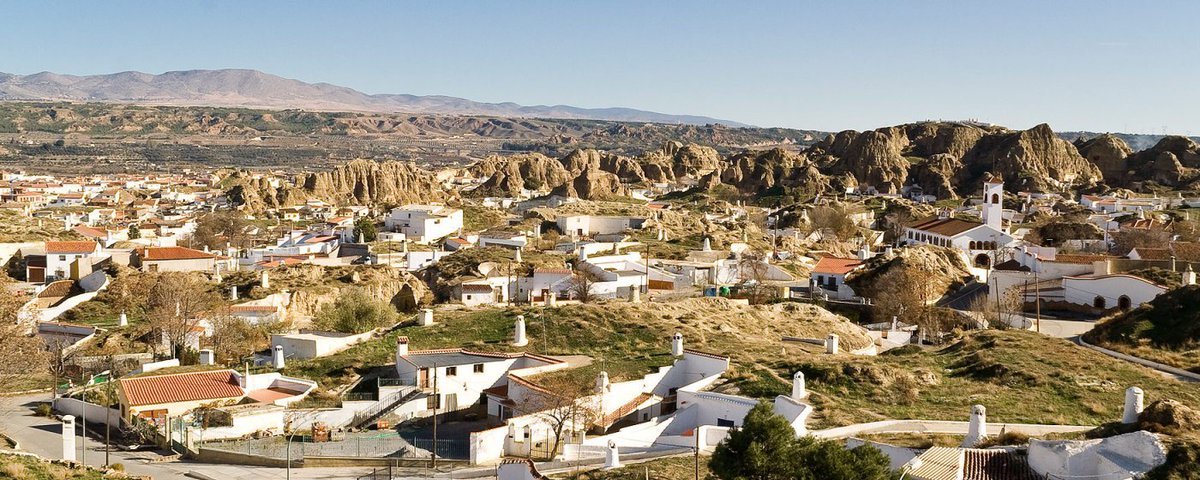 Cada día, durante un mes iremos creando contenidos y subiéndolos a las redes sociales con el  hashtag  #WeloveGranada, con ello queremos poner en valor lo mucho y bueno que hay en nuestra Provincia y no queremos hacerlo solos, ¡contamos con vosotros! 👏 #Granada #Turismo