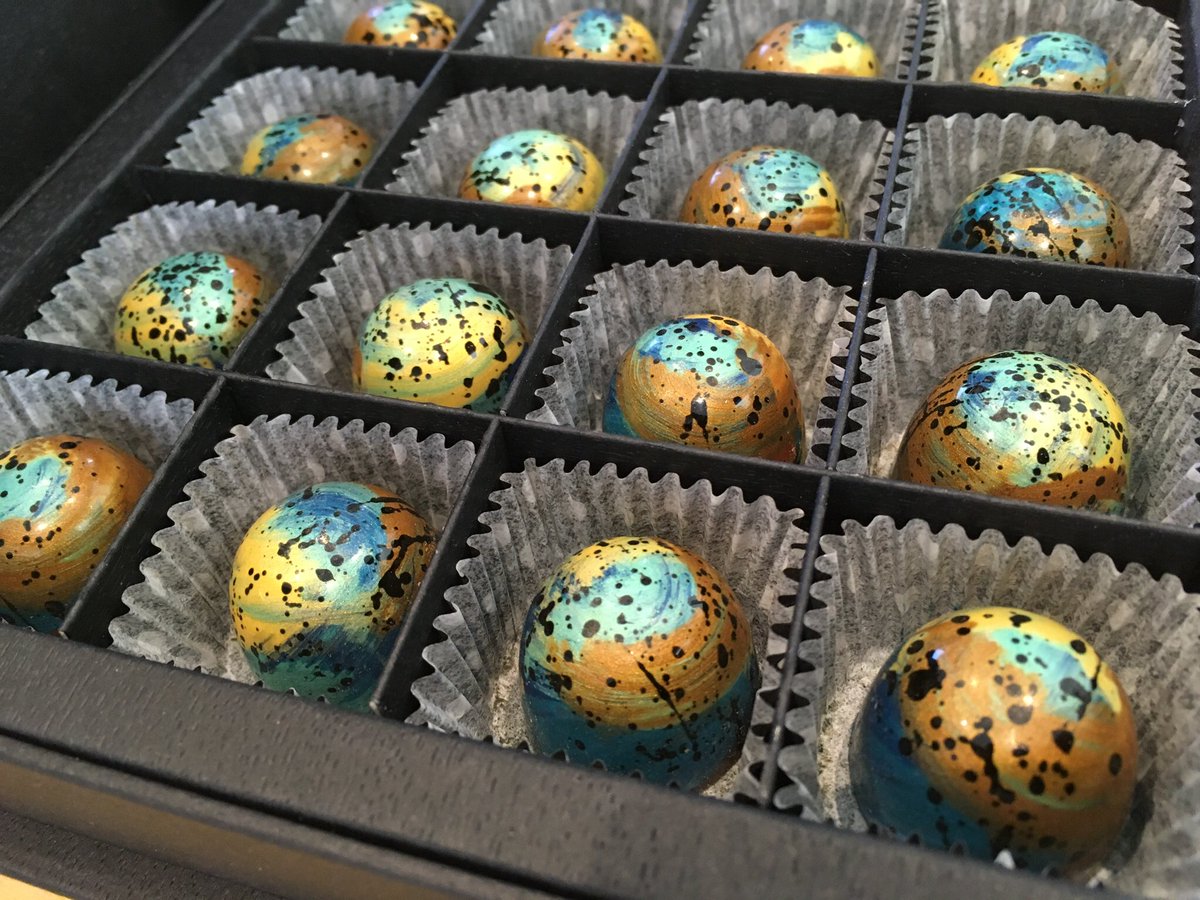 ChocolateSalon's tweet photo. The Best Chocolate Truffle Artistry Award Winners are mouth watering &amp; eye popping | #chocolate #truffles #food #luxury #TheBest @TasteTV #chocolateawards 
https://t.co/spAx1xlBOP https://t.co/VXcTNrXAsJ