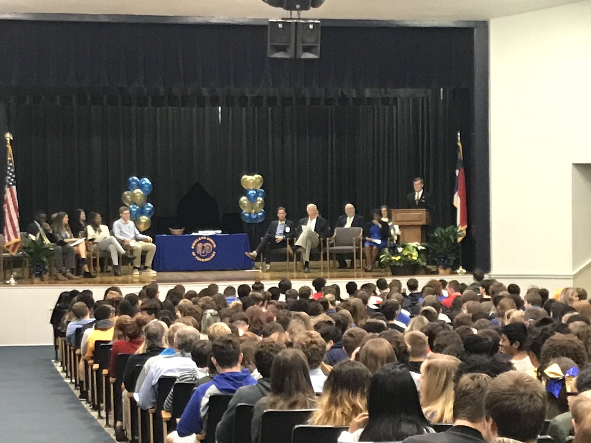kaleathe615's tweet photo. Celebrating many accomplishments and hard work. @HighlandGaston is a National Blue Ribbon School! #gcsk12 #NBRS2017 https://t.co/tQmNqcuhT6