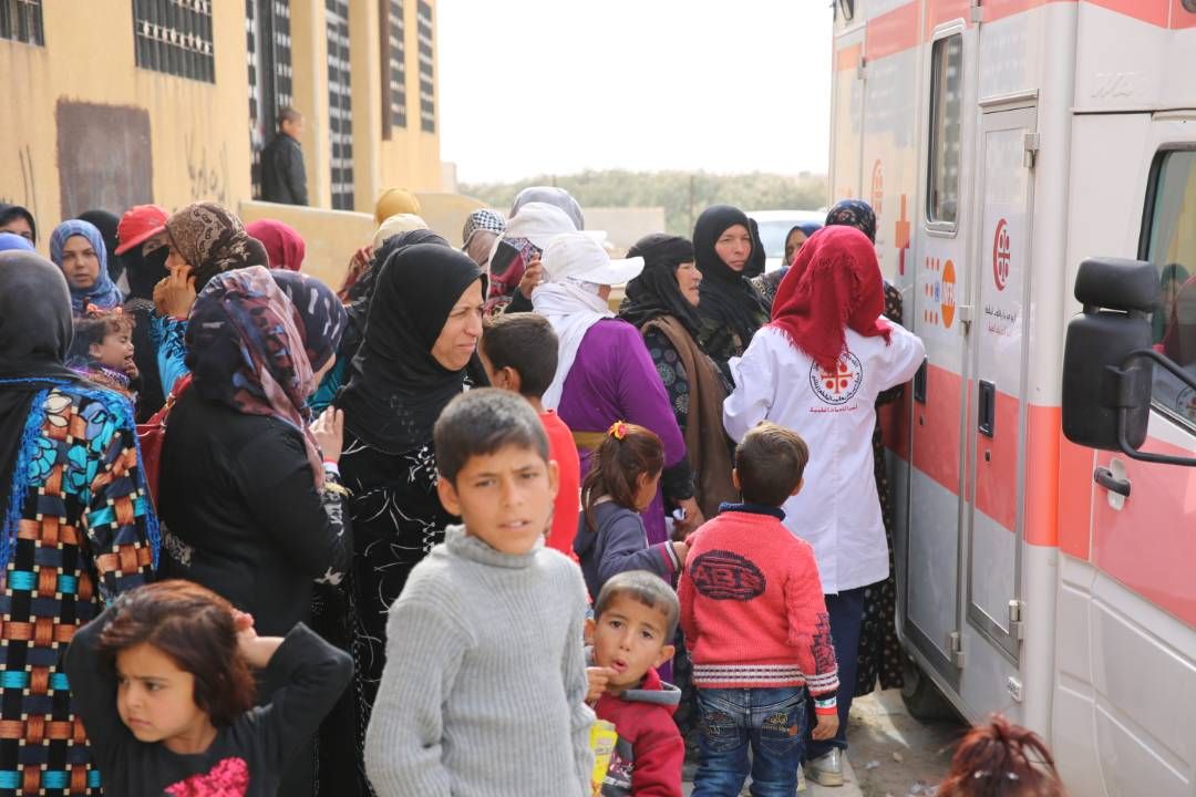 UnfpaSyria's tweet photo. In #Kafsa, Easter #RuralAleppo, local partner #MSJM mobile clinic works to fulfill the great needs of #women and #Girls https://t.co/40B4CL5qJw