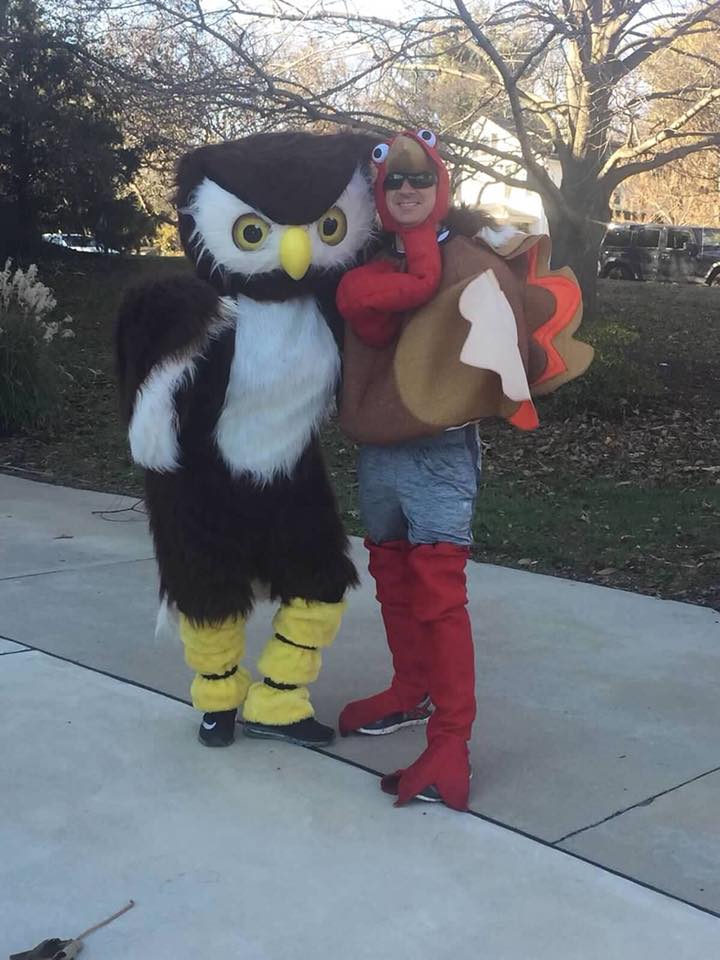 picchairk12's tweet photo. Happy Thanksgiving!! Having a blast at the #turkeytrot What's with that turkey?? #neckissues #costumefail #lovethatprincipal !!!!! LOL!! @MTPSFairview https://t.co/Q5ZtW5mkw9