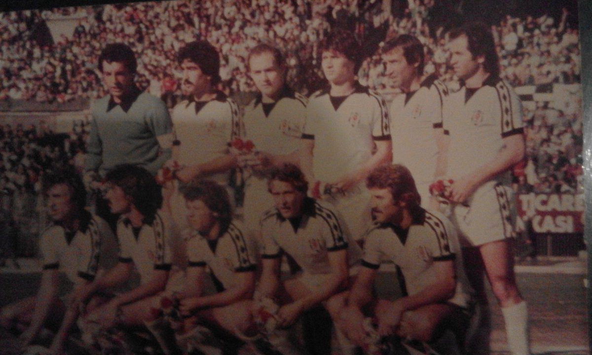 Besiktasille Tsemiä. Beyaz-Siyah takim 1978. Ooh Kartal!