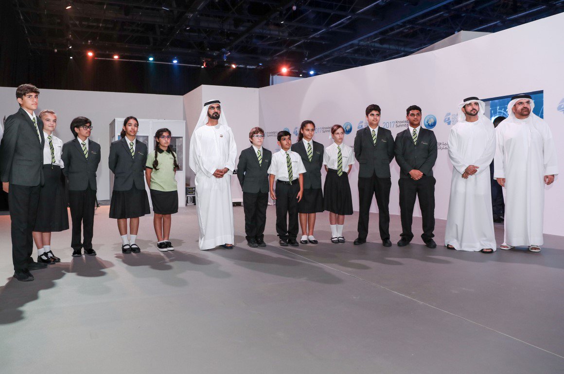 MOEUAEofficial's tweet photo. #محمد_بن_راشد يطلق في افتتاح #قمة_المعرفة مبادرة "تحدي محو الأمية" التي تستهدف ثلاثين مليون شاب وطفل عربي حتى العام 2030 وذلك بالتعاون بين مؤسسة محمد بن راشد آل مكتوم للمعرفة ومنظمة اليونسكو وبرنامج الأمم المتحدة الإنمائي.
#KnowSummit https://t.co/puH703kaPc