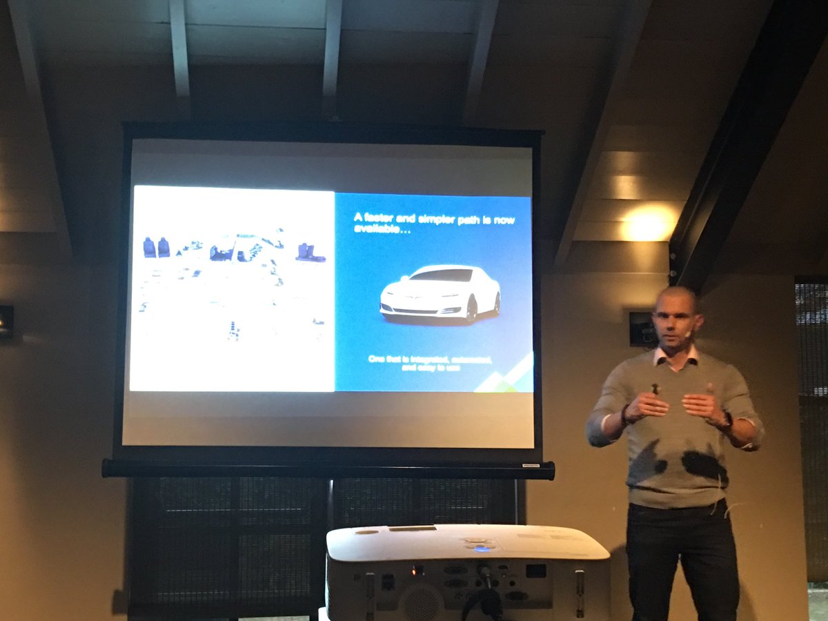PvdBree's tweet photo. @baecke started his session about @VMware Cloud Foundation on #Transform17 hosted by @ITQ I’m curious 😋 #automation #sddc #management #integration #vExpert https://t.co/9bCwnOuRVG