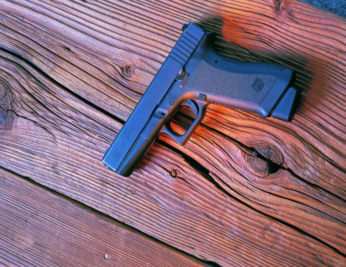 GlockMagazine's tweet photo. Glock 17 #glock #glock17 https://t.co/2UzYvK5dpb