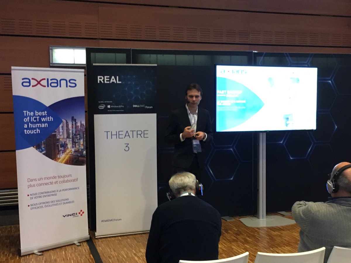 olyv92's tweet image. Gautier on stage #fastbackup