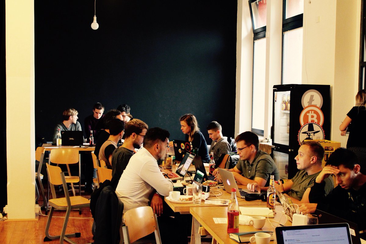 hacktixx's tweet photo. HACK/TIXX at @Paralelni_polis | November 4 - 5 2017 🚀🍻☕️🙏🧠💡🙌 https://t.co/RHrFZSw2cE