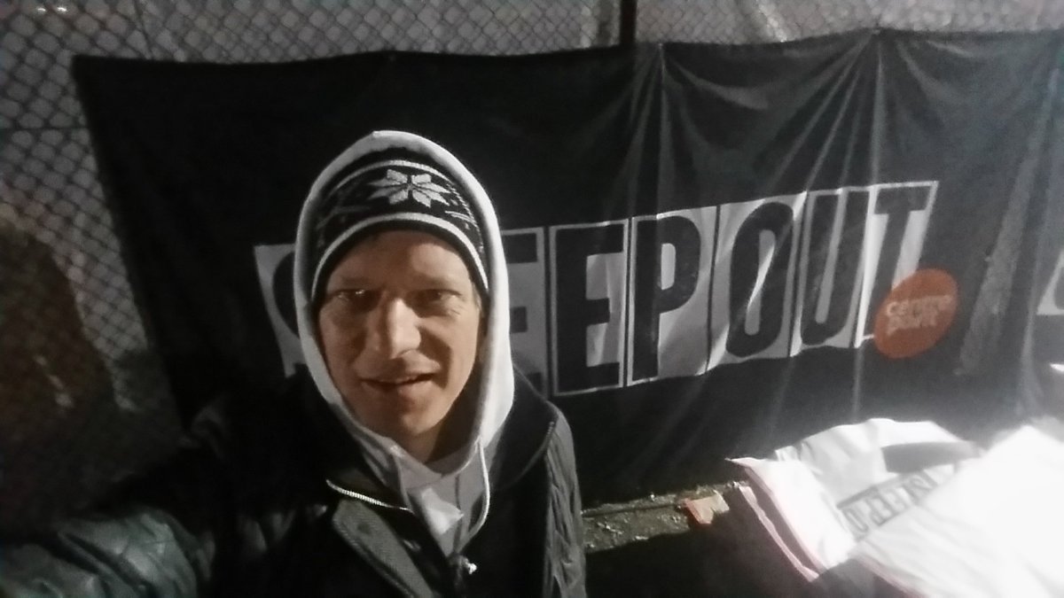 CasioProjectors's tweet photo. Our Deputy MD Tim Gould supported fantastic #charity @centrepointuk last week by spending the night outside and managing to raise over £1000 in the process! #SleepOutLDN https://t.co/pqBhmMi4DN