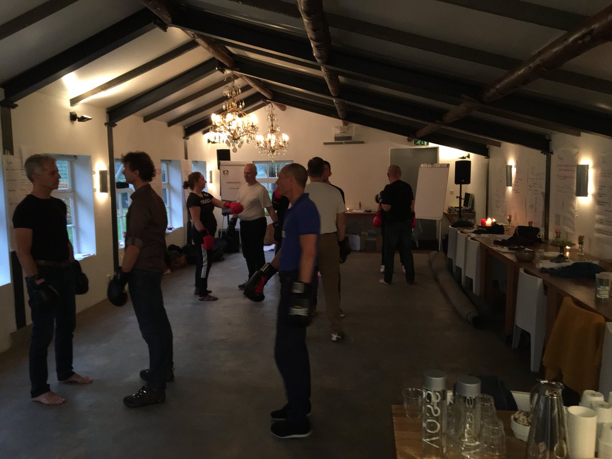 Scrum_School's tweet photo. #Agile Teamcoachen: de stormingfase, conflicten, grenzen, raken en aangeraakt worden. https://t.co/m6saX1uiHv