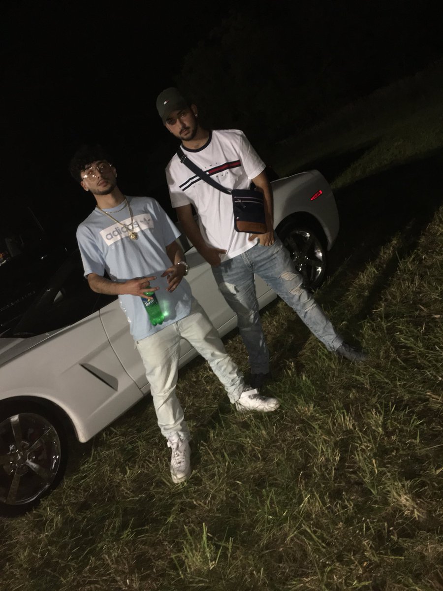 dawsonduarte99's tweet photo. @Isaiahbxnilla happy birthday family https://t.co/IojTEmv5qc