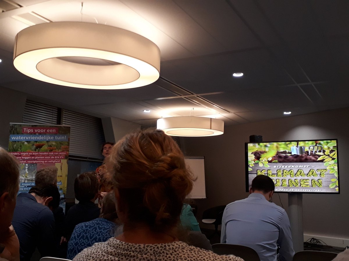 MarjoleinFriele's tweet photo. Bijeenkomst klimaattuinen @WDODelta. Veel interesse uit groensector rol stimuleren afkoppelen/groene tuinen. https://t.co/SpbFmlpgHo