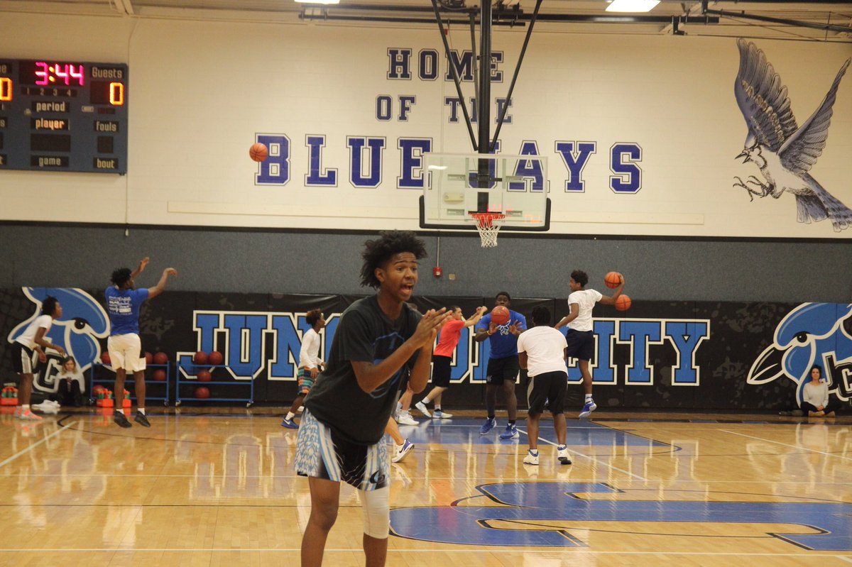 whossliim's tweet photo. JC better me as a basketball player and has a person and I can’t thank the coaching staff enough , will love and miss JC 💙 @jcbluejaybball https://t.co/7fJSIrQww5