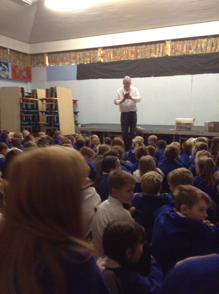 yfpsyr6's tweet photo. @ERReillybooks Thank you for visiting our school. We really enjoyed hearing parts of your stories and asking you questions. #yfpslearning https://t.co/MOV0RMkr3E