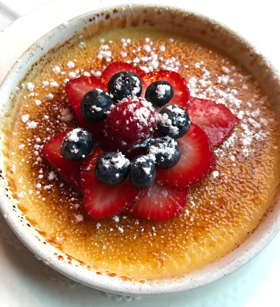 SardineChicago's tweet photo. ‘Tis the season for sugar, spice, &amp; everything nice. Or in this case... sugar, creamy sugar, &amp; brûléed sugar 🍓 https://t.co/Nze9yXOc0F