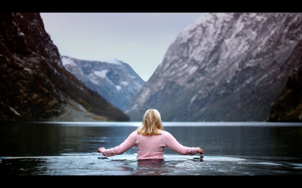 Sinnbus's tweet photo. We're finally screening @WeAreTheCity's feature-length @violentfilm in a cinema in Berlin on Wednesday, Nov 22nd. Driven by the stunning visuals of the Norwegian landscape and a powerful original score by WATC. Tickets via @Yorck_Kinos: https://t.co/GWmOPzmiw5 https://t.co/HZyQw3LoDO
