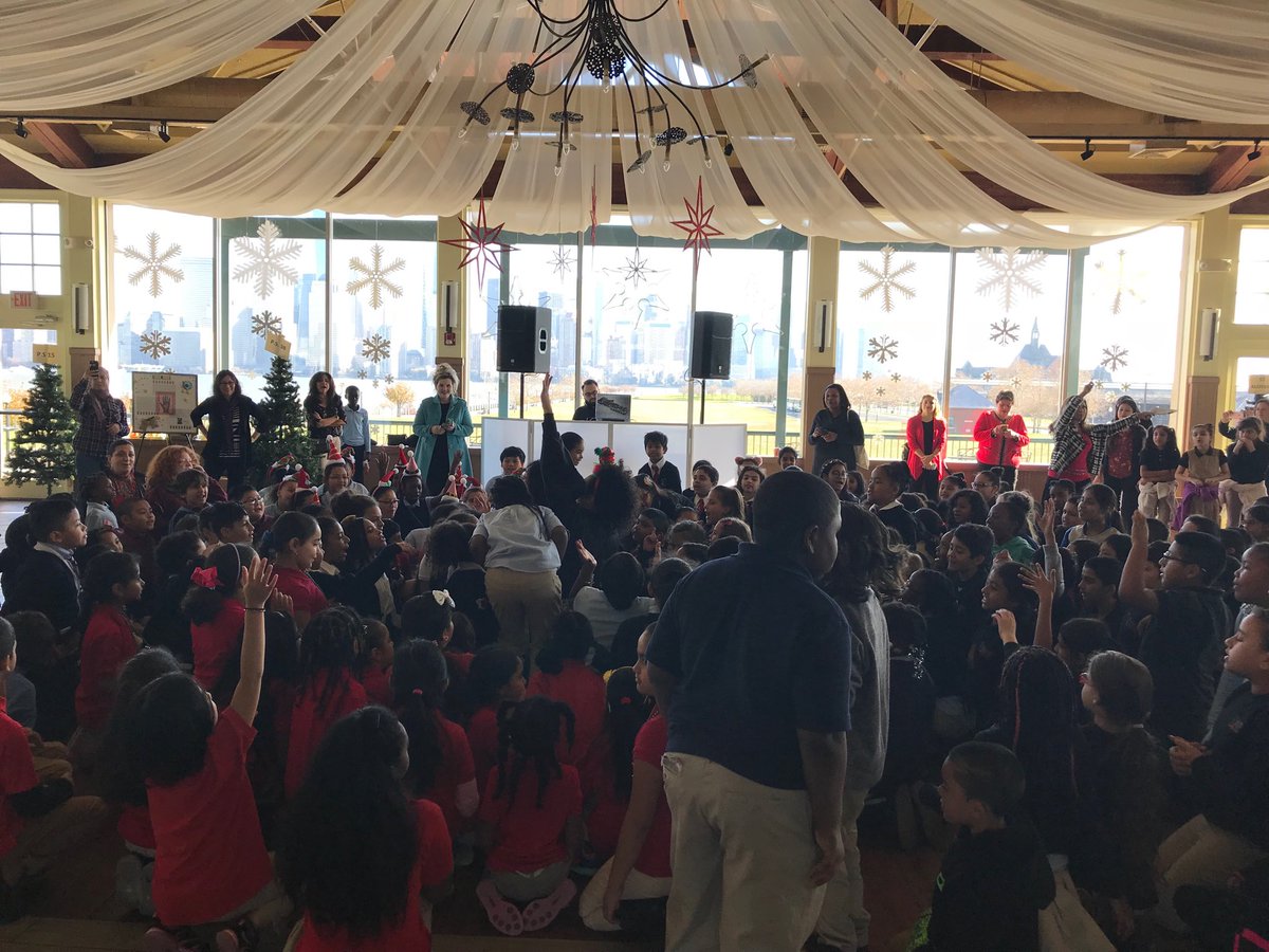 JamesGWeather's tweet photo. Some lucky #JerseyCity school kids @libertyhousenj enjoying the annual #snowflakeawards . The house is rocking! @News12NJ https://t.co/VJGs3havWs