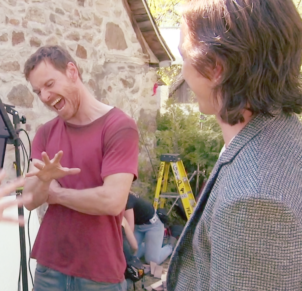 beatles_fass's tweet photo. Happy #McFassy Tuesday!!! (2015) #Xmen #MichaelFassbender #JamesMcAvoy #Macbender #XmenApocalypse #XMenDarkPhoenix #BehindTheScenes https://t.co/cFpJgne9k9