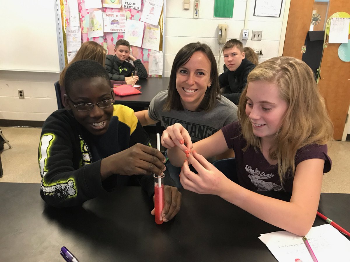 mustangnation01's tweet photo. Strawberry DNA lab in Ms. Sunderland’s classes today! #mustangnation336
#authenticallyengaged https://t.co/e64bfwxpPJ