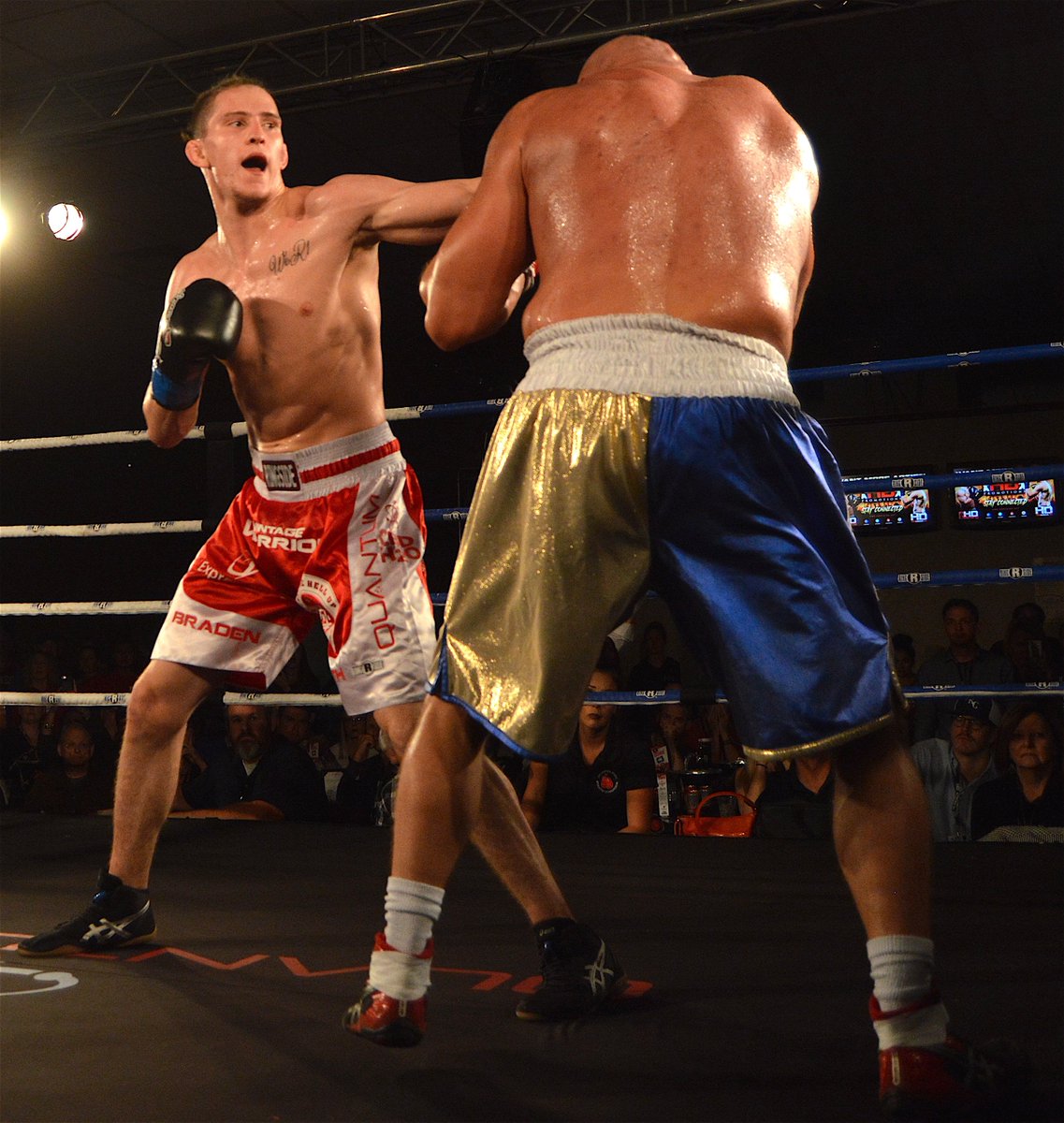 Photos from <a href="/Braden96Smith/">Braden Smith</a> vs Rob Ivins for the #Oklahoma State #Cruiserweight title | view here: punchers-chance.com/2017/11/20/pho… | #Boxing #PunchersChance #HDBoxing |