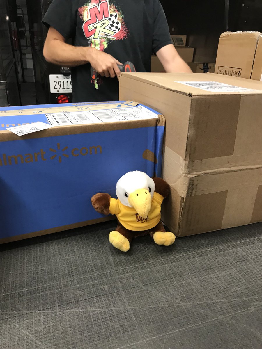 terihill82's tweet photo. @DebMassingill @CP_UPSers JT is waiting for packages to arrive in his power zone! #soaringthroughpeak safely! https://t.co/MySfohGw3u