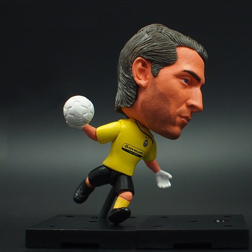 Retweet and follow @figurinhocom for chance to win this Gianluigi Buffon in g ... figurinho.com/gianluigi-buff…