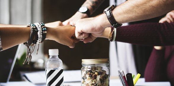 Reply_ITA's tweet photo. Quali sono gli strumenti per migliorare l’#EmployeeExperience? Scoprilo con @TamTamy a #TheWorkPlaceToBe. Milano, 28 novembre. https://t.co/JzzzNWIHau #smartworking https://t.co/BDPJ4BNgQZ