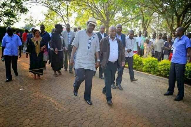 H.E Raila Odinga with his Tanzanian counterpart H.E John Pombe Magufuli just after discussing important national issues.Long live my president
#SupremeJudgment #KCPE2017 #KCPE2017results #ChurchillAt40