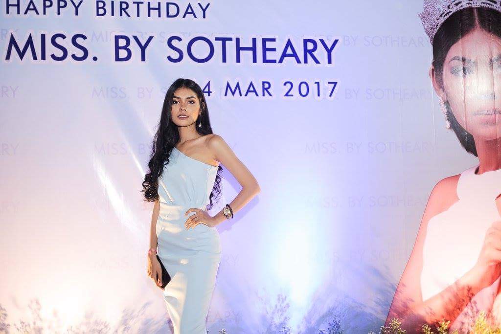 EnghourKeat's tweet photo. Help follower me 1 pg cos ban follower 10+ ban ke yk ❤❤❤
#MissUniverse #Cambodia #MissUniverse #Cambodia #MissUniverse #Cambodia #MissUniverse #Cambodia #MissUniverse #Cambodia #MissUniverse #Cambodia #MissUniverse #Cambodia #MissUniverse #Cambodia #MissUniverse #Cambodia https://t.co/cIntBMmVSG