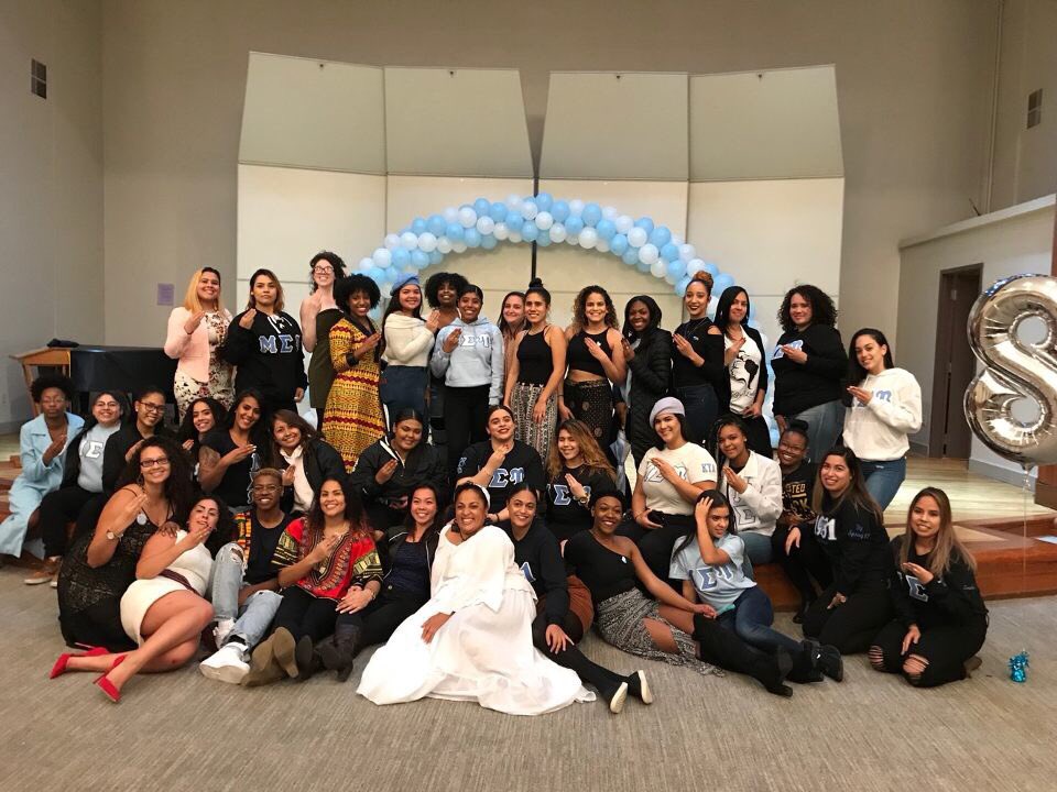 NickyyyBabyy's tweet photo. Mu also brought me my beautiful district😩💙 The love and support we have for one another is truly heart warming. MuYork will always have my heart 🏹 #MSUAppreciation #OutOfTheJungleAndAllOverYourTL https://t.co/YHaNOZDjjx
