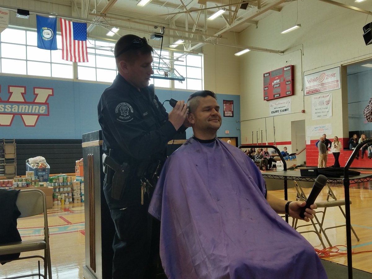 SmithWJHS's tweet photo. What an amazing @FFAJessamine food drive today! @JessCoSchools collected almost 17,000 items with @WJHSColts collecting over 8,000! I couldn't be more proud of our amazing school! Enjoy the pictures of @OfficerWade shaving  Mr. Mcconnell's head for reaching our goal! #WestPride https://t.co/aCoM1HS0V3