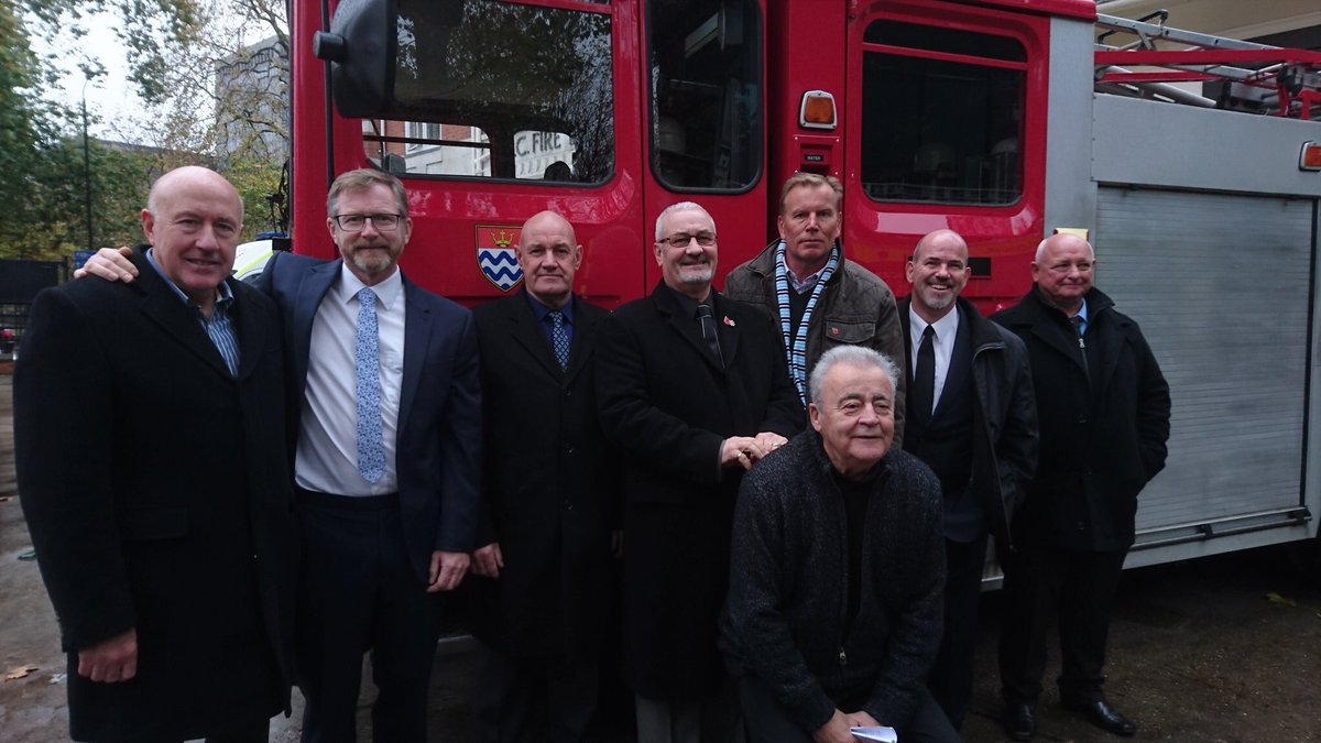 #Soho firefighters next to their fire engine 30 years from fire that killed 31 including their Station Officer bit.ly/kingscross30 #KX30
