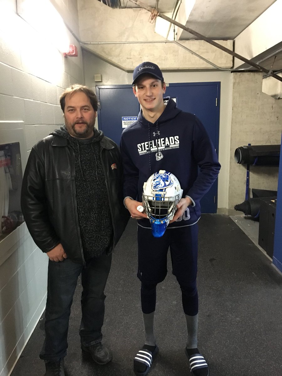 SteelheadsEq's tweet photo. @Evella30 new mask for this season. Done by #gildersdesign. He’s the best in the biz. Incorporated Vells hometown pride and love of music. #zipupjeanjacket #mockturtleneck https://t.co/FBdtIn4eUt