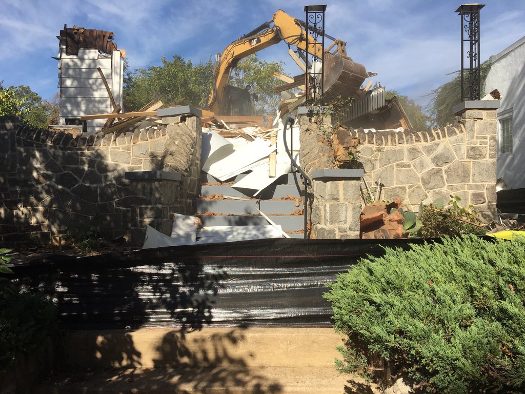 Kraken_Demo's tweet photo. Sitework has begun on our latest project on Douglas Street. Thank you @BWFDevelopment!
 .
 .
 .
 .
 .
 #brooklandDC #brookland #condo #condodeveloper #DCRealEstate #DCDevelopment #interiordesign #fixandflip #constructionzone #flipthishouse #realestateinvestment #realestate https://t.co/H6UzaO0OxE