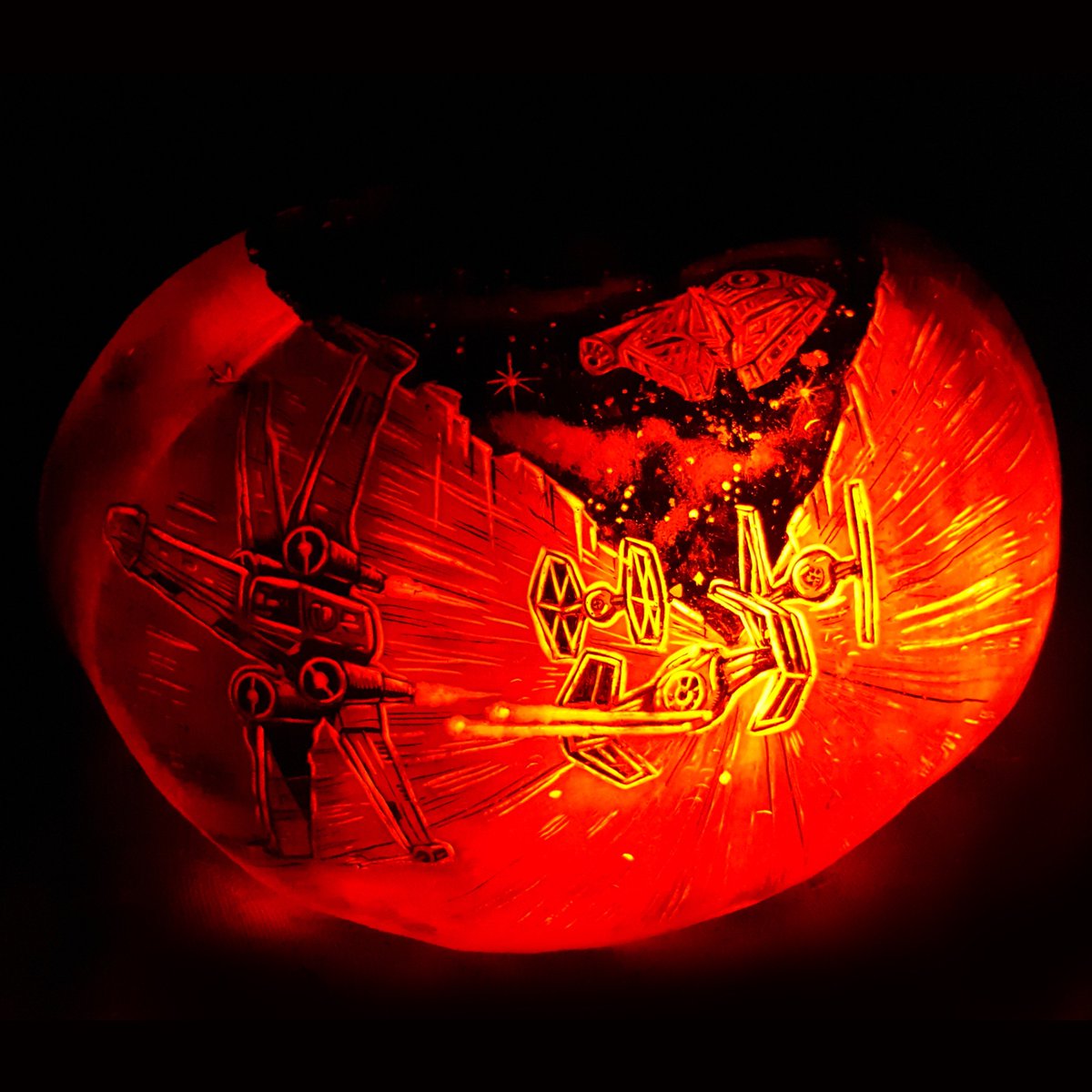 Gleb_Kiselov's tweet image. I think every #filmmaker will want to stop by at Descanso Gardens next #Halloween to see some crazy #pumpkin #carving #art, especially when you are a fan of #StarWars. Thank you Mr. Lucas for this amazing universe, fingers crossed for #Disney