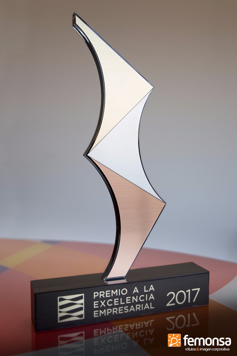 femonsa's tweet photo. Esperamos ansiosos para verlos brillar en público en la ceremonia de entrega del XXI Premio Excelencia Empresarial de Aragón 2017. ¡Os deseamos que sea un éxito! @AragonEMPRESA  #ForoDeLaExcelencia https://t.co/4SzrofQUJz