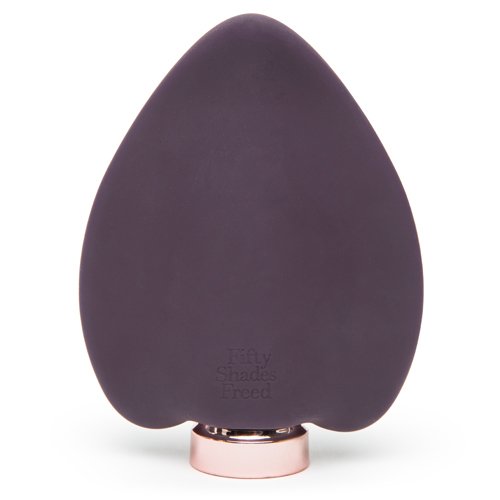 MarathonSextoys's tweet photo. Fifty Shades Freed Desire Blooms Rechargeable Clitoral Vibrator. https://t.co/EbydcZ37Nh #sextoys #clitvibrators #clitstim #clitplay #vibrators #discreetvibes #sextoysale https://t.co/0HhtyxXcgt