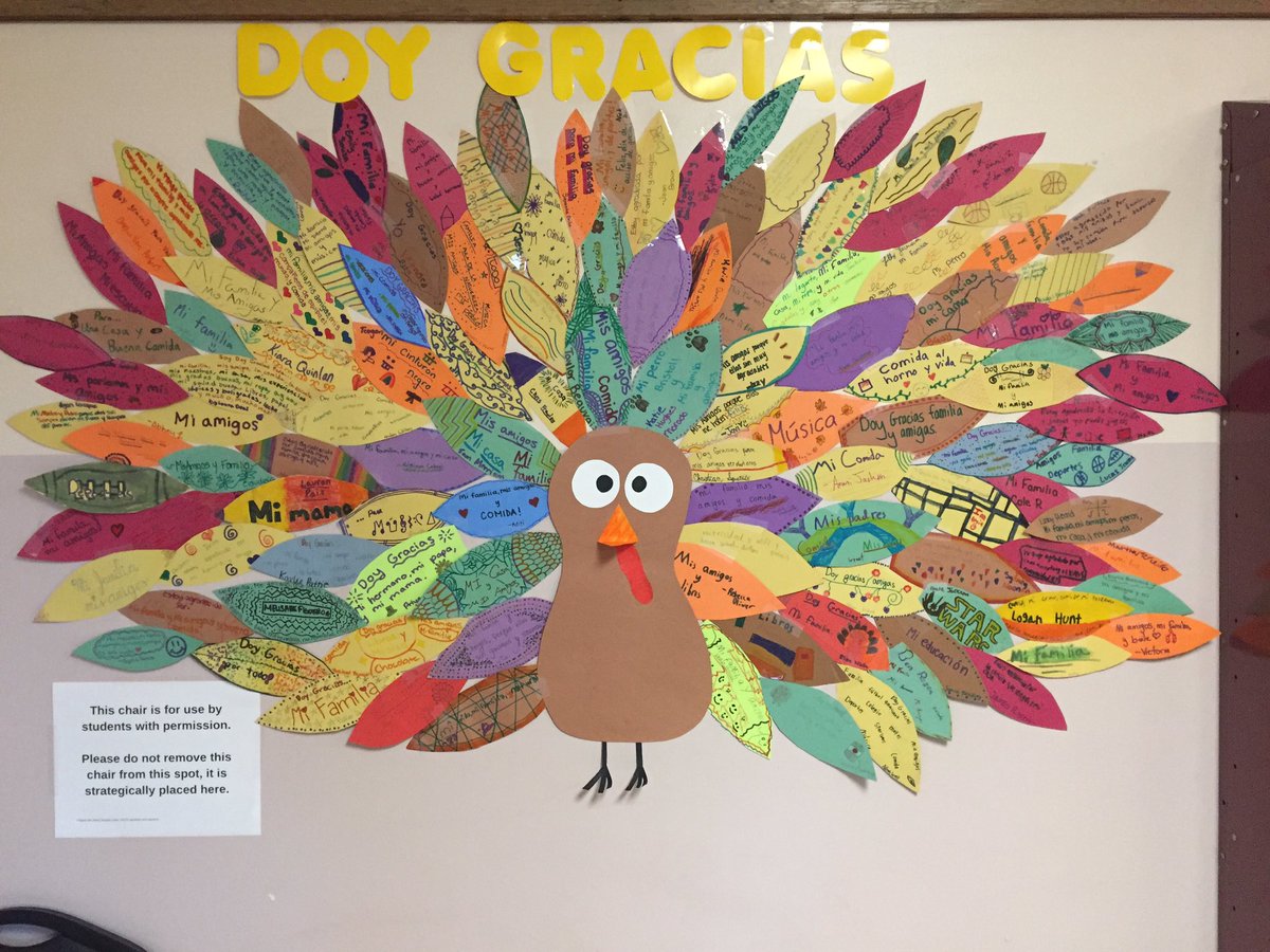 SENORADUNLOP's tweet photo. Damos gracias...!! Ss share what they are thankful for in Spanish. Sr.Pavo came out amazing this year! https://t.co/k3QlUp4j8s