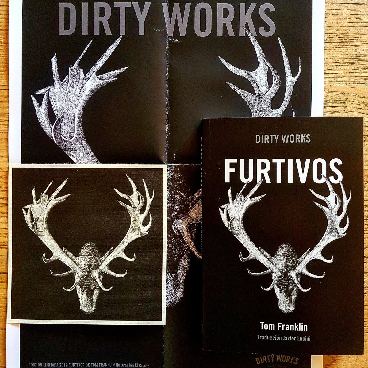 manel_lledo's tweet photo. "Furtivos" (Tom Franklin), undécimo título del catálogo sucio (y descollante) de @dirtyworksedit con traducción de @lucini_javier e ilustración de El Ciento. #dirtyworkseditorial #tomfranklin #furtivos #poachers #relatos #elciento https://t.co/RgIKht9qv2
