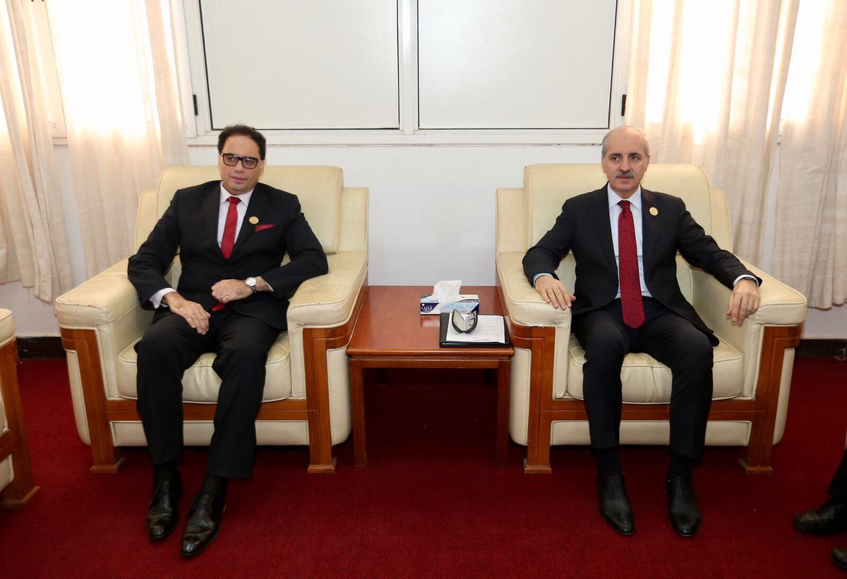 İİT 10. Kültür Bakanları İslam Konferansı kapsamında Tunus Kültürel İşler Bakanı Muhammed Zine El-Abidine ile yaptığımız görüşmede karşılıklı olarak Tunus’ta ve Türkiye’de kültür merkezleri açılmasını kararlaştırdık.