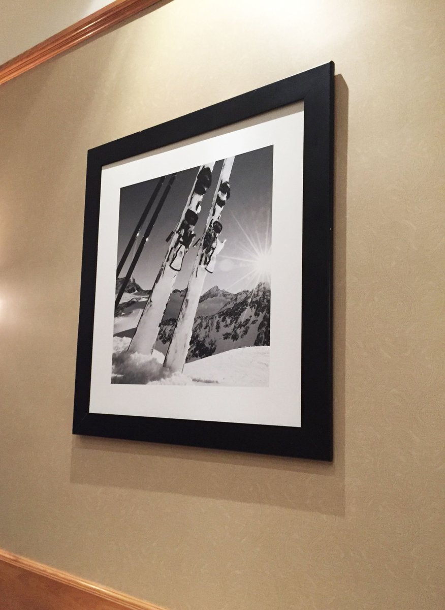 KingfisherGraph's tweet photo. Using our extremely popular Removable Vinyl Graphics, we were able to transform this room at @CrownePlaza Chester into an Alpine Haven ahead of their Christmas events! #digitalprint #largeformat #interiors #hotels #events #temporarygraphics https://t.co/N6uzqpyijR https://t.co/6AI24nuOBy