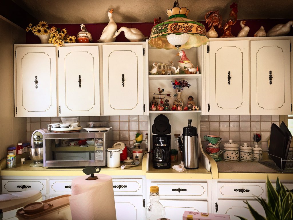 Samdelpic's tweet photo. A cute little kitchen https://t.co/Q5pZoHe1NA